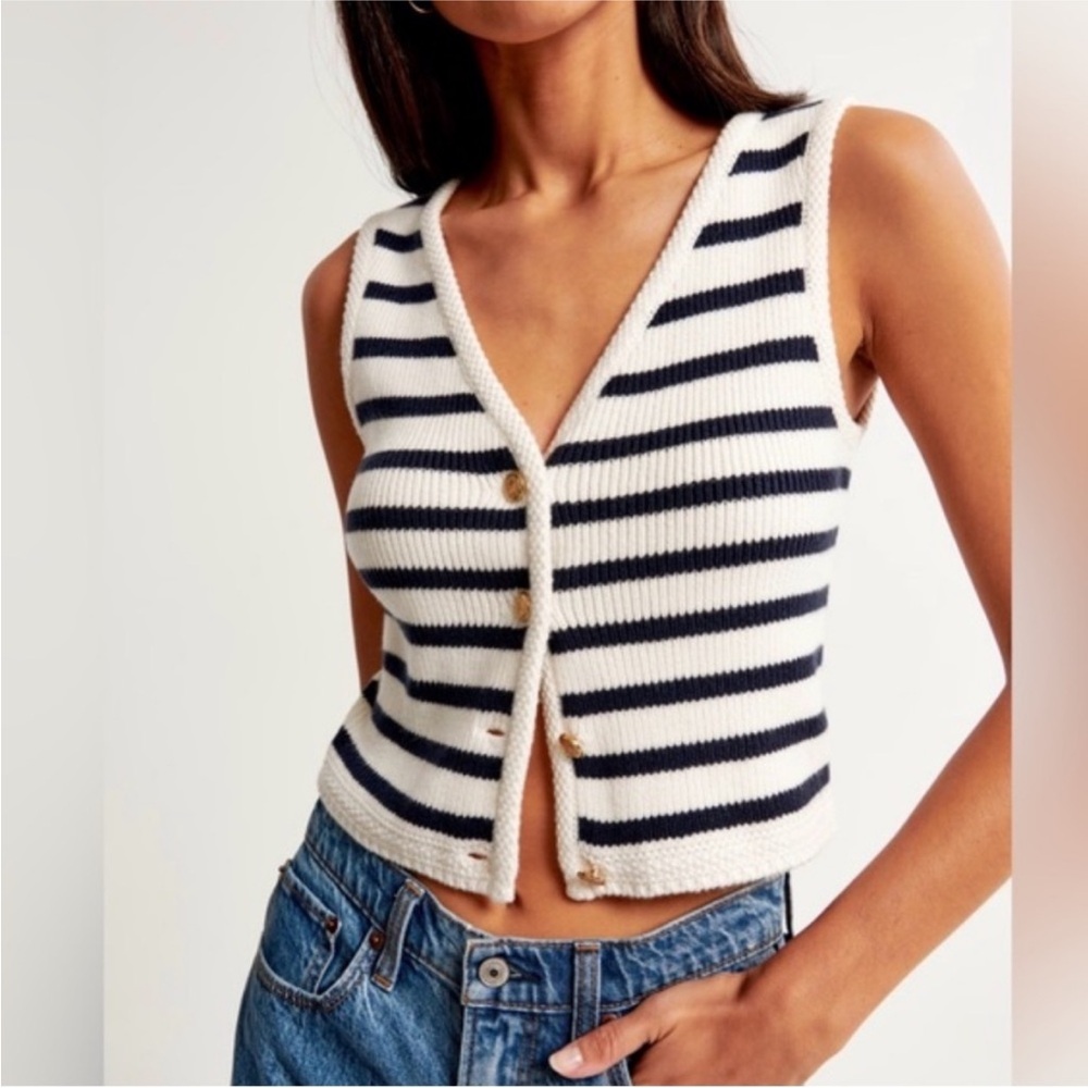 Abercrombie & Fitch Navy and White Vest
